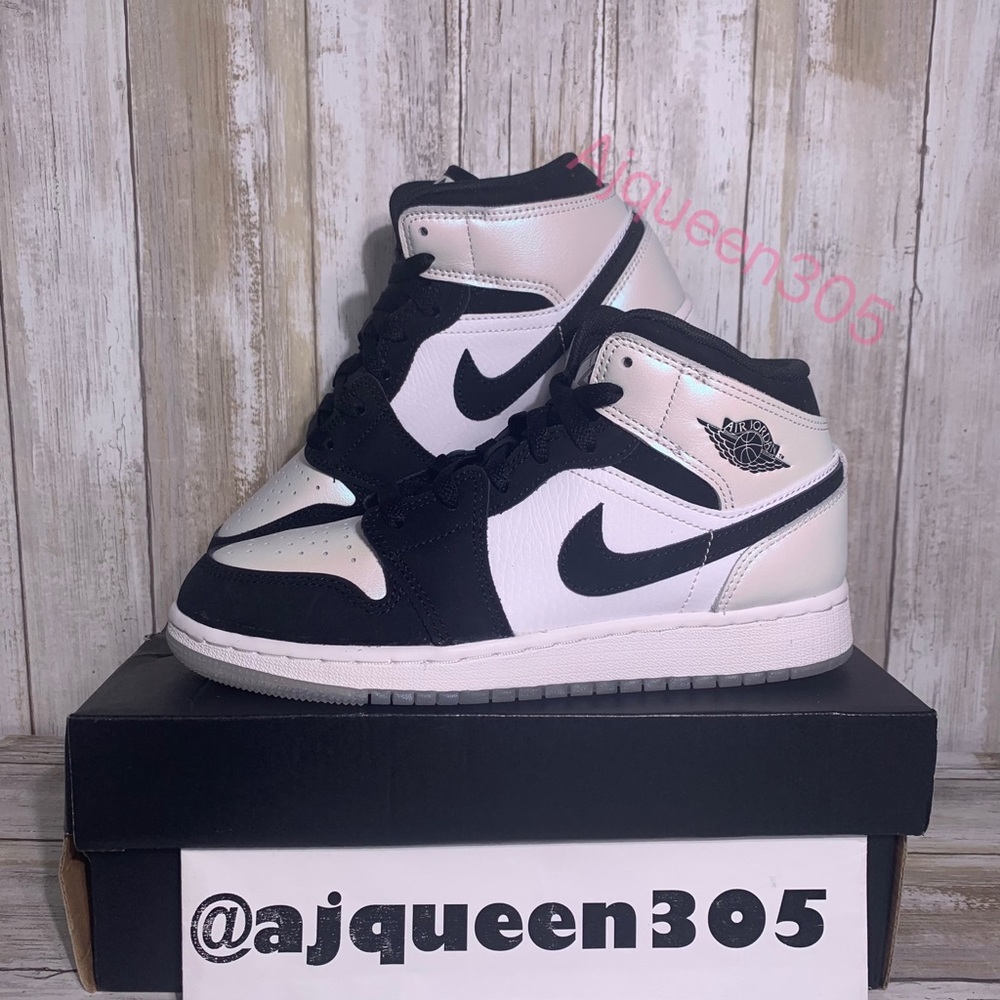 Air Jordan 1 Mid Diamond Shorts